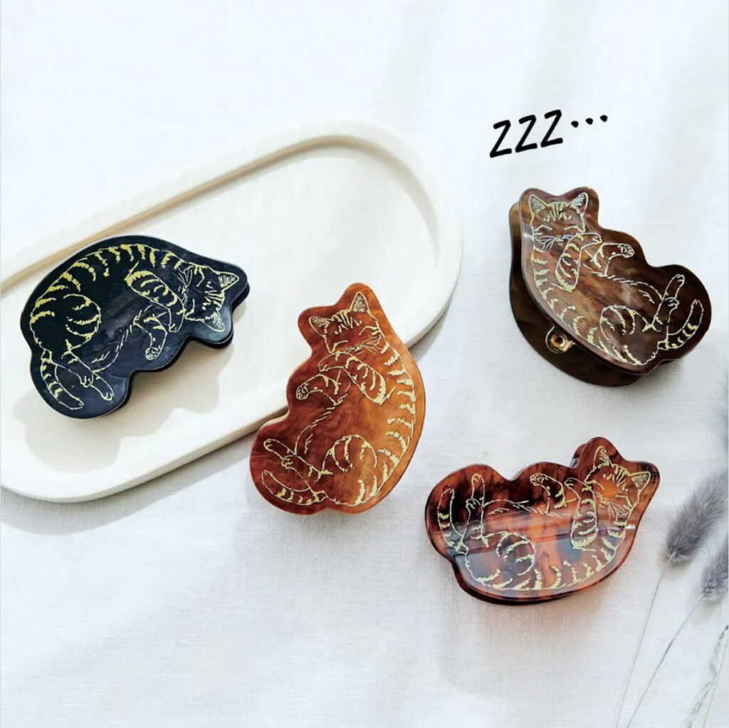 フェリシモ猫部様「スヤァとくつろぐ猫さんのひとまとめヘアクリップ」発売